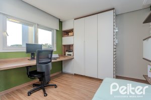 Casa em Condomínio à venda com 208m², 3 dormitórios, 1 suíte, 2 vagas, no bairro Tristeza em Porto Alegre