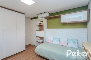 Casa em Condomínio à venda com 208m², 3 dormitórios, 1 suíte, 2 vagas, no bairro Tristeza em Porto Alegre