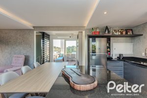 Casa em Condomínio à venda com 208m², 3 dormitórios, 1 suíte, 2 vagas, no bairro Tristeza em Porto Alegre