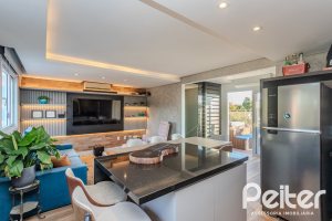 Casa em Condomínio à venda com 208m², 3 dormitórios, 1 suíte, 2 vagas, no bairro Tristeza em Porto Alegre