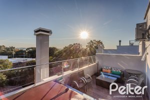 Casa em Condomínio à venda com 208m², 3 dormitórios, 1 suíte, 2 vagas, no bairro Tristeza em Porto Alegre