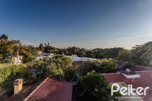 Casa em Condomínio à venda com 208m², 3 dormitórios, 1 suíte, 2 vagas, no bairro Tristeza em Porto Alegre