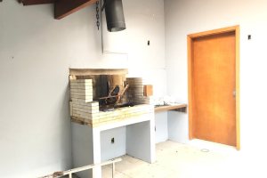 Casa à venda com 286m², 4 dormitórios, 1 suíte, 2 vagas, no bairro Tristeza em Porto Alegre