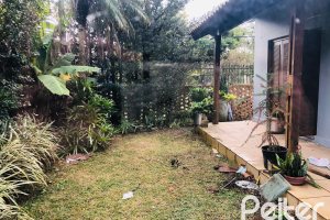 Casa à venda com 286m², 4 dormitórios, 1 suíte, 2 vagas, no bairro Tristeza em Porto Alegre