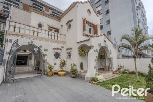 Casa à venda com 280m², 4 dormitórios, 2 suítes, 6 vagas, no bairro Cidade Baixa em Porto Alegre