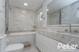 Casa à venda com 280m², 4 dormitórios, 2 suítes, 6 vagas, no bairro Cidade Baixa em Porto Alegre