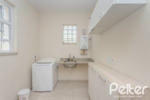 Casa à venda com 280m², 4 dormitórios, 2 suítes, 6 vagas, no bairro Cidade Baixa em Porto Alegre