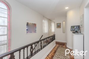 Casa à venda com 280m², 4 dormitórios, 2 suítes, 6 vagas, no bairro Cidade Baixa em Porto Alegre