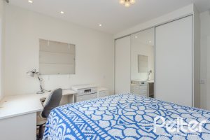 Casa à venda com 280m², 4 dormitórios, 2 suítes, 6 vagas, no bairro Cidade Baixa em Porto Alegre