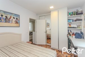 Casa à venda com 280m², 4 dormitórios, 2 suítes, 6 vagas, no bairro Cidade Baixa em Porto Alegre