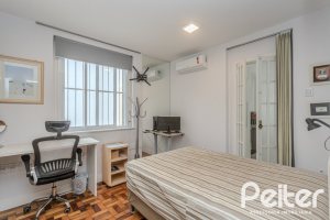 Casa à venda com 280m², 4 dormitórios, 2 suítes, 6 vagas, no bairro Cidade Baixa em Porto Alegre