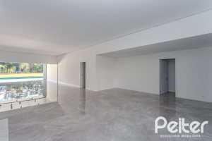 Casa em Condomínio à venda com 392m², 4 dormitórios, 4 suítes, 4 vagas, no bairro Terra Ville em PORTO ALEGRE