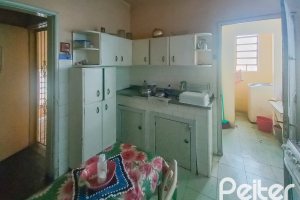 Apartamento à venda com 62m², 2 dormitórios, no bairro Partenon em Porto Alegre