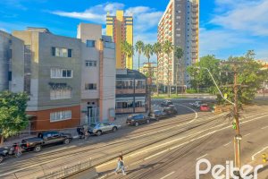 Apartamento à venda com 62m², 2 dormitórios, no bairro Partenon em Porto Alegre