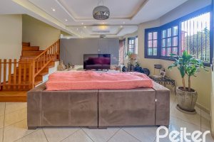 Casa à venda com 150m², 3 dormitórios, 1 suíte, 3 vagas, no bairro Espírito Santo em Porto Alegre