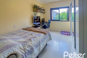 Casa à venda com 150m², 3 dormitórios, 1 suíte, 3 vagas, no bairro Espírito Santo em Porto Alegre