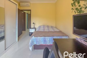 Casa à venda com 150m², 3 dormitórios, 1 suíte, 3 vagas, no bairro Espírito Santo em Porto Alegre