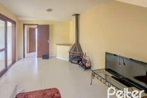 Casa à venda com 150m², 3 dormitórios, 1 suíte, 3 vagas, no bairro Espírito Santo em Porto Alegre