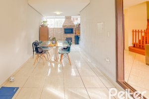 Casa à venda com 150m², 3 dormitórios, 1 suíte, 3 vagas, no bairro Espírito Santo em Porto Alegre