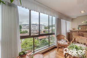 Apartamento à venda com 136m², 3 dormitórios, 1 suíte, 2 vagas, no bairro Tristeza em PORTO ALEGRE