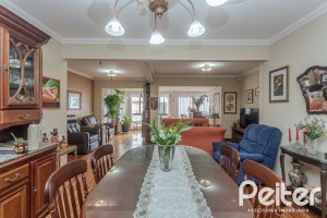 Apartamento à venda com 136m², 3 dormitórios, 1 suíte, 2 vagas, no bairro Tristeza em PORTO ALEGRE