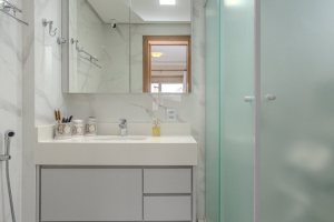 Apartamento à venda com 136m², 3 dormitórios, 1 suíte, 2 vagas, no bairro Tristeza em PORTO ALEGRE