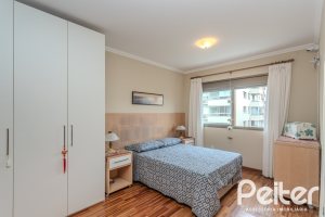 Apartamento à venda com 136m², 3 dormitórios, 1 suíte, 2 vagas, no bairro Tristeza em PORTO ALEGRE