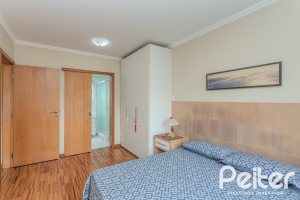 Apartamento à venda com 136m², 3 dormitórios, 1 suíte, 2 vagas, no bairro Tristeza em PORTO ALEGRE
