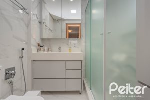 Apartamento à venda com 136m², 3 dormitórios, 1 suíte, 2 vagas, no bairro Tristeza em PORTO ALEGRE