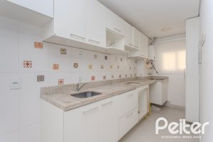 Apartamento à venda com 57m², 2 dormitórios, 1 suíte, 1 vaga, no bairro Vila Nova em PORTO ALEGRE