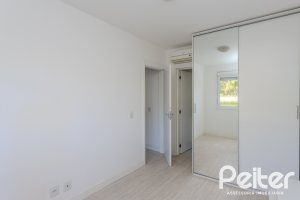 Apartamento à venda com 57m², 2 dormitórios, 1 suíte, 1 vaga, no bairro Vila Nova em PORTO ALEGRE