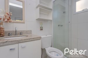 Apartamento à venda com 57m², 2 dormitórios, 1 suíte, 1 vaga, no bairro Vila Nova em PORTO ALEGRE