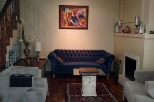 Casa à venda com 324m², 5 dormitórios, 1 suíte, 2 vagas, no bairro Jardim Isabel em Porto Alegre