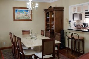 Casa à venda com 324m², 5 dormitórios, 1 suíte, 2 vagas, no bairro Jardim Isabel em Porto Alegre