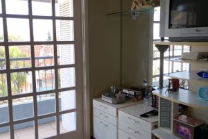 Casa à venda com 324m², 5 dormitórios, 1 suíte, 2 vagas, no bairro Jardim Isabel em Porto Alegre