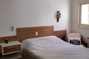 Casa à venda com 324m², 5 dormitórios, 1 suíte, 2 vagas, no bairro Jardim Isabel em Porto Alegre