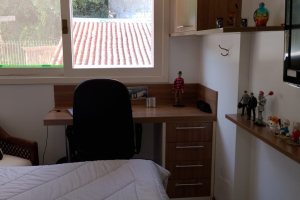 Casa à venda com 324m², 5 dormitórios, 1 suíte, 2 vagas, no bairro Jardim Isabel em Porto Alegre