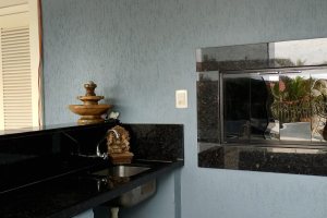 Casa à venda com 324m², 5 dormitórios, 1 suíte, 2 vagas, no bairro Jardim Isabel em Porto Alegre