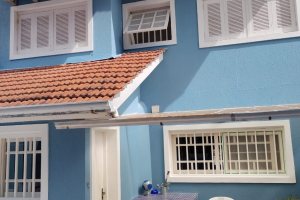 Casa à venda com 324m², 5 dormitórios, 1 suíte, 2 vagas, no bairro Jardim Isabel em Porto Alegre