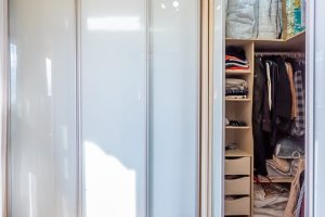 Casa à venda com 226m², 2 dormitórios, 1 suíte, 4 vagas, no bairro Teresópolis em Porto Alegre