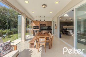 Casa em Condomínio à venda com 340m², 3 dormitórios, 3 suítes, 4 vagas, no bairro Alphaville em PORTO ALEGRE