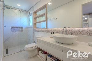 Casa em Condomínio à venda com 340m², 3 dormitórios, 3 suítes, 4 vagas, no bairro Alphaville em PORTO ALEGRE