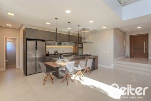 Casa em Condomínio à venda com 340m², 3 dormitórios, 3 suítes, 4 vagas, no bairro Alphaville em PORTO ALEGRE