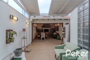 Casa em Condomínio à venda com 159m², 3 dormitórios, 1 suíte, 2 vagas, no bairro Tristeza em PORTO ALEGRE