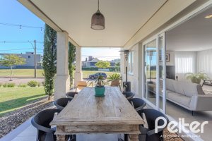 Casa em Condomínio à venda com 441m², 4 dormitórios, 4 suítes, 3 vagas, no bairro Alphaville em PORTO ALEGRE