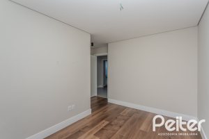 Apartamento à venda com 161m², 3 dormitórios, 3 suítes, 3 vagas, no bairro Cristal em Porto Alegre