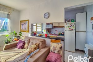 Apartamento à venda com 55m², 2 dormitórios, no bairro Tristeza em Porto Alegre