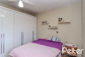 Casa à venda com 248m², 3 dormitórios, 1 suíte, 4 vagas, no bairro Ipanema em Porto Alegre