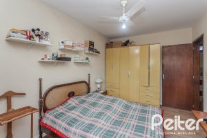 Casa à venda com 248m², 3 dormitórios, 1 suíte, 4 vagas, no bairro Ipanema em Porto Alegre