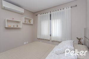 Apartamento à venda com 108m², 3 dormitórios, 1 suíte, 1 vaga, no bairro Tristeza em Porto Alegre